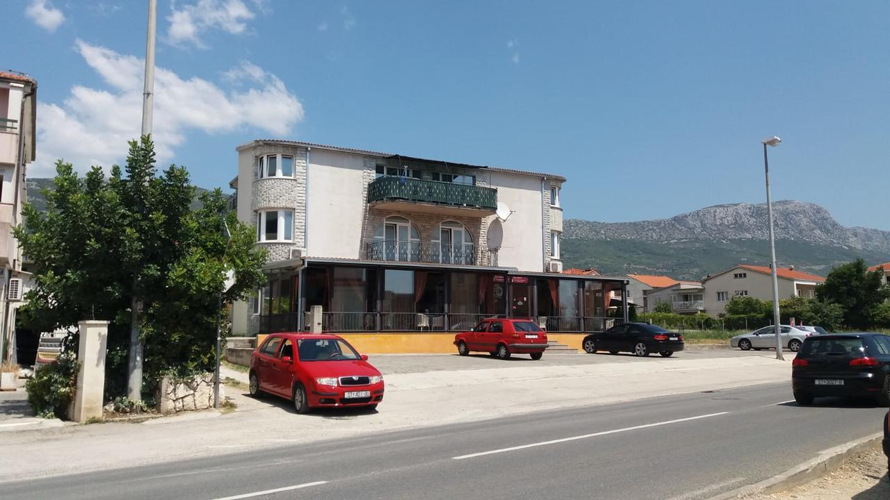 Apartman Julienne Kastela Exterior photo